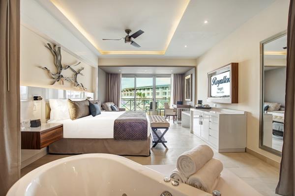Royalton Negril Resort - Luxury Junior Suite